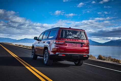 2022 Jeep Wagoneer: Boxy and bold - CNET