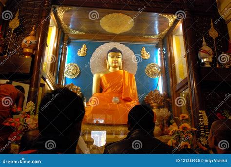 Golden Buddha Inside Mahabodhi Temple, Bodhgaya, Bihar, India ...