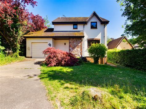 3 Bed Detached House For Sale In Reynell Road Ogwell Newton Abbot