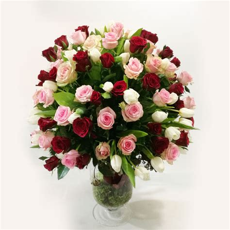 Tulips And Roses Bouquet Wedeliverts