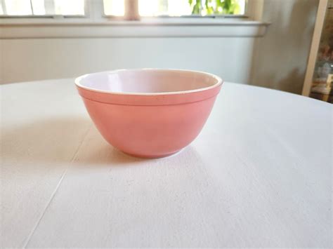 Vintage Pyrex Flamingo Pink Quart Mixing Bowl Retro S Solid