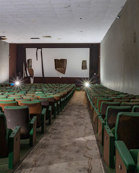 Abandoned Movie Theater : r/urbanexploration