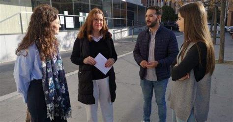 El PSOE denuncia el ataque brutal a la educación pública de Moreno