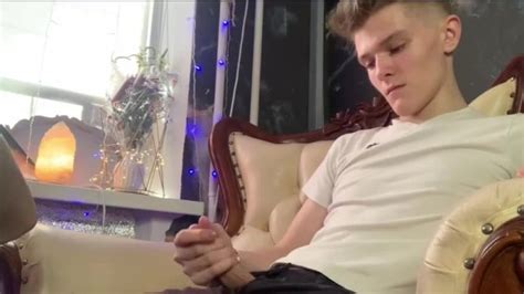 Быстрый секс с окончанием на животе Pornhub Gay