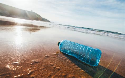 Il Mar Mediterraneo Il Piu Inquinato Dalla Plastica Del Mondo No