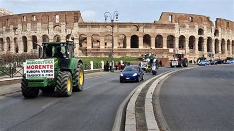 Trattori A Roma La Protesta Scricchiola Tensione Salvini Meloni Si