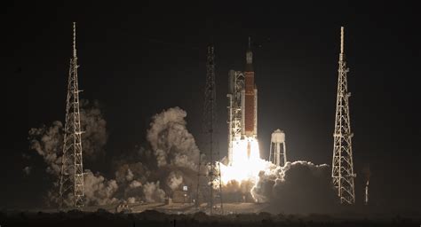 Nasas Mega Rocket Launches Orion Spacecraft On Its Mission To The Moon