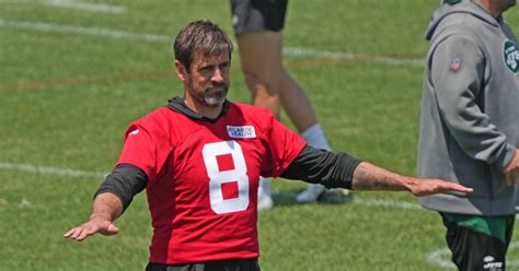 New York Jets Qb Aaron Rodgers Punches Back At Denver Broncos Hc Sean