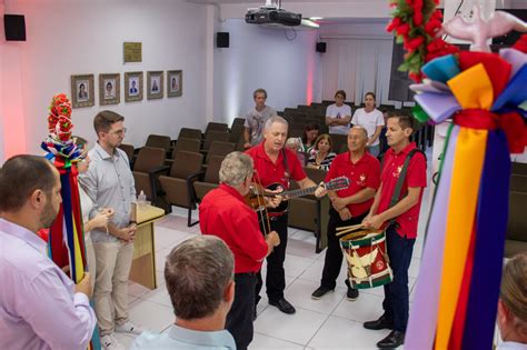 Bandeira Do Divino Esp Rito Santo Peregrina Pela C Mara E Prefeitura De