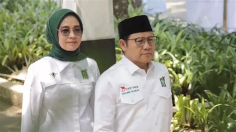 Sederhana Nan Anggun Ini Potret Rustini Murtadho Yang Jadi Istri