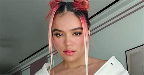 Karol G Conquista A Los Fans Presumiendo Sus Curvas Naturales Y Nuevo