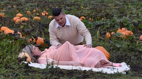 Bc Couple Gives Birth To Alien Creature — In Viral Maternity Photo