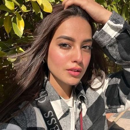 Iqra Aziz Looks So Cute In Recent Clicks Daily Times