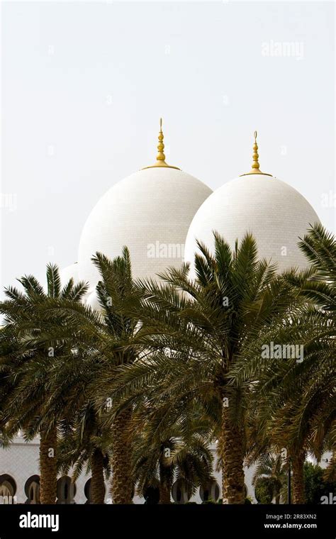 Sheikh Zayed Mosque Stock Photo - Alamy