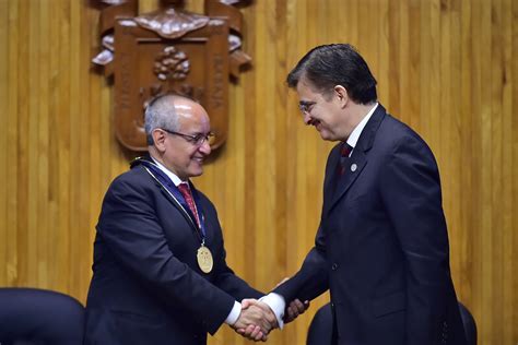 Ceremonia solemne de entrega del título de Doctor Honoris Causa a