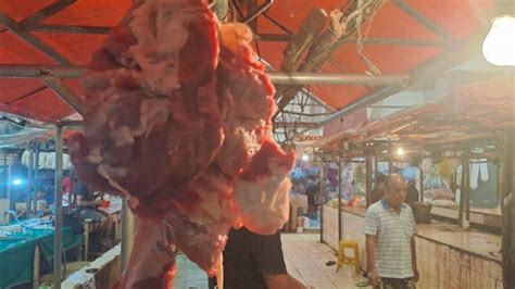 Pedagang Daging Khawatir Penyakit Mulut Dan Kuku Akan Berdampak Pada