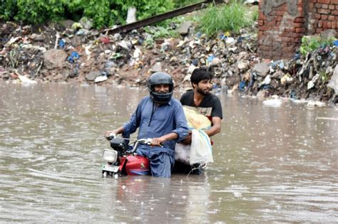 Más de 150 muertos por lluvias torrenciales en Pakistán