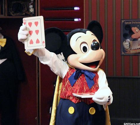 Meet Master Magician Mickey Mouse - Magic Kingdom - AllEars.Net