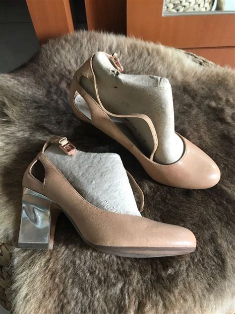 Clarks Somerset Nude Heels Fesyen Wanita Sepatu Di Carousell