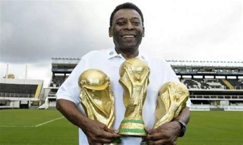 A notícia que ninguém queria MORRE PELÉ O REI DO FUTEBOL AOS 82 ANOS