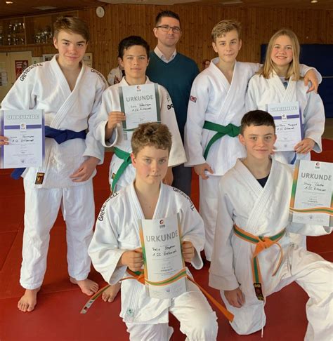 Mit neuem Gürtel ins neue Jahr Judo Gröbenzell