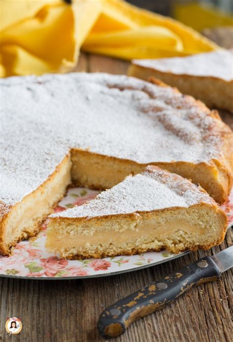 Torta Pasticciotto Pasta Frolla Ripiena Di Crema Pasticcera