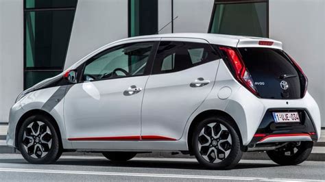 Toyota Aygo Hatchback 1 0 VVT I X Trend TSS 5dr Bi Tone Lease