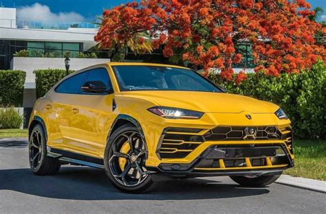 Rent Lamborghini URUS Yellow in Miami - Pugachev Luxury Car Rental