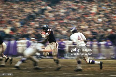 Gale Sayers Wrigley Photos And Premium High Res Pictures Getty Images