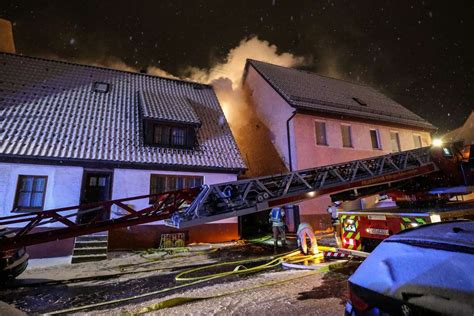 Brand in Schwenningen Feuer greift auf zwei Wohnhäuser über