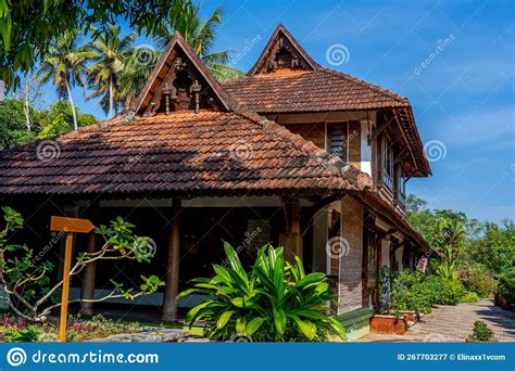 Punnamada Resort Alappuzha Kerala India 19012023 Carving Wood