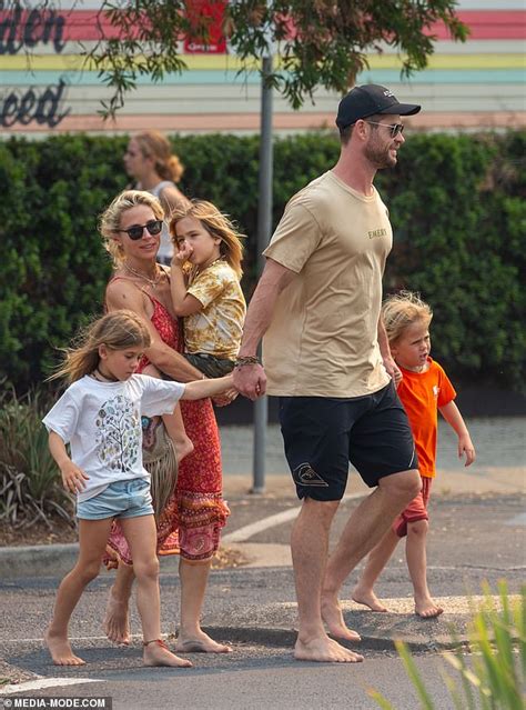 Chris Hemsworth, wife Elsa Pataky and kids go barefoot in Byron Bay ...