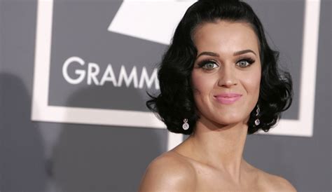 Katy Perry Ses Seins Sont 100 Naturels