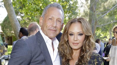 Leah Remini & Husband Angelo Pagán Divorcing After 21 Years