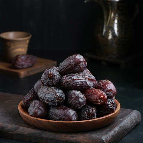 Bzuriyeh Super Jumbo Madjoul Date Bzuriyeh