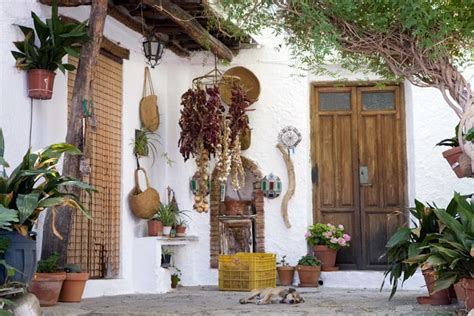 Una Ruta En Coche De Pueblo En Pueblo Por La Alpujarra Foto