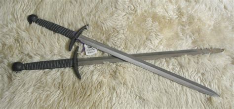 Ed Arms And Armor Knights Edge Stage Steel Double Handed Broadswords