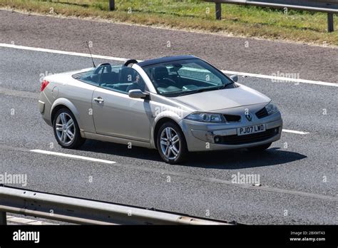 Renault Megane Dynamique S 1 6 Vvt 111 Hi Res Stock Photography And