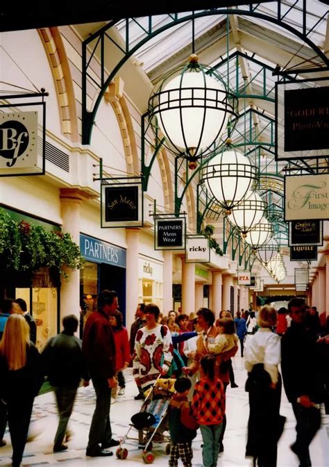 These Amazing Photos Show Exactly How Lakeside Shopping Centre Has