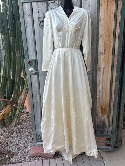 S Vintage Ivory Satin Wedding Gown Bustle Style B Gem