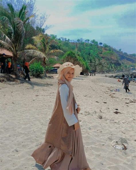 12 Gaya Ootd Ke Pantai Hijab Tampil Stylish