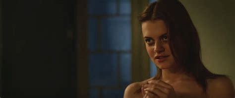 The Missings Abigail Hardingham Gets Naked In Racy Nina Forever Scene Celebrity News