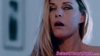 Sexy Mature Woman Opens Wide For Intense Pussy Eating Action LetMeJerk