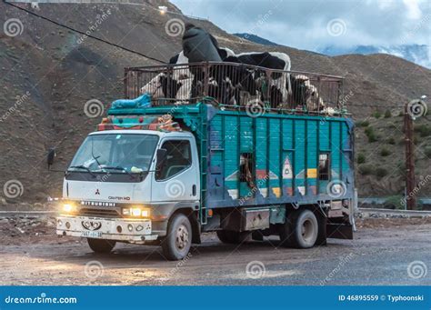 Camion De Transport De B Tail Au Maroc Image Stock Ditorial Image Du