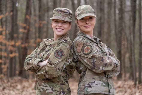 Twins Have Each Other S Backs New Hampshire National Guard News