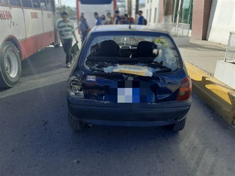 Conductor De Camión Choca Dos Ocasiones Contra Mismo Auto En Gómez Palacio