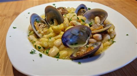 Pochas Con Almejas Alubias Blanca Con Almejas Pochas En Bote Con