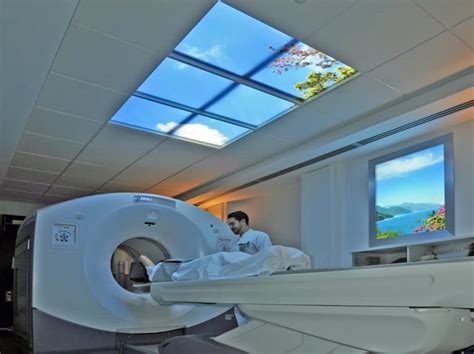 Cancer inauguration d un scanner nouvelle génération à Reims CHU Média