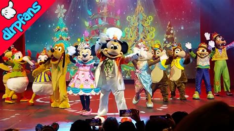 Mickey S Dazzling Christmas Parade On Stage In Videopolis At Disneyland