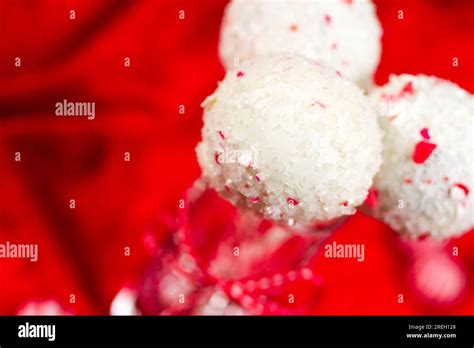 Peppermint Chocolate Cake Pops Stock Photo Alamy